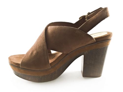 Босоножки женские 1-1-28389-38-305 Tamaris (36р)